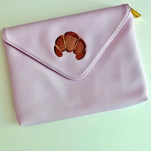 Studio DIY croissant clutch